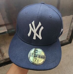 NEW Yankees Fitted Cap, Size 7 1/4